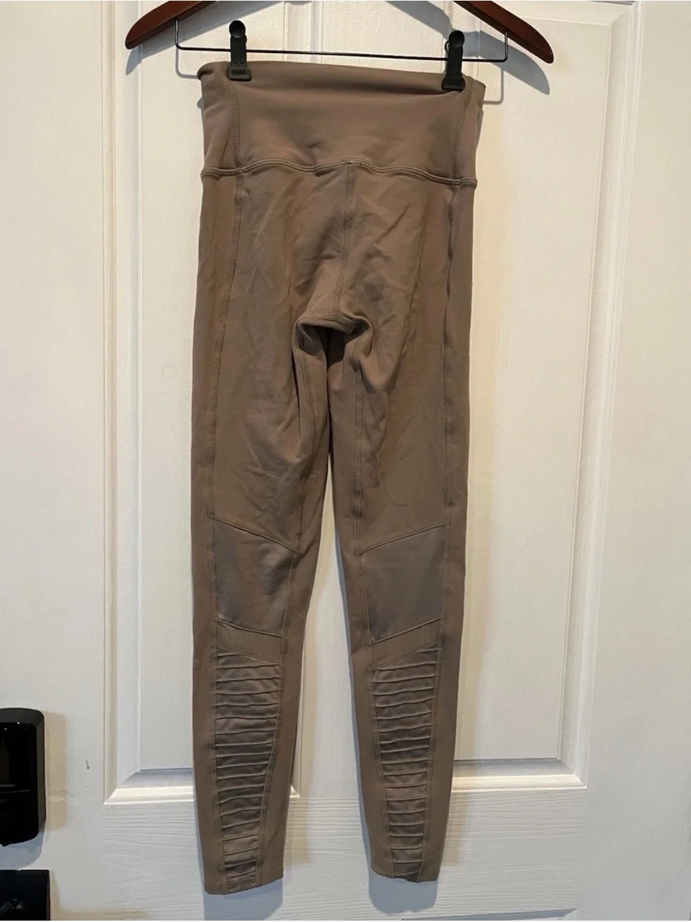 ALO Yoga Women Authentic Activewear Pants Moto Legging High Rise Taupe XS